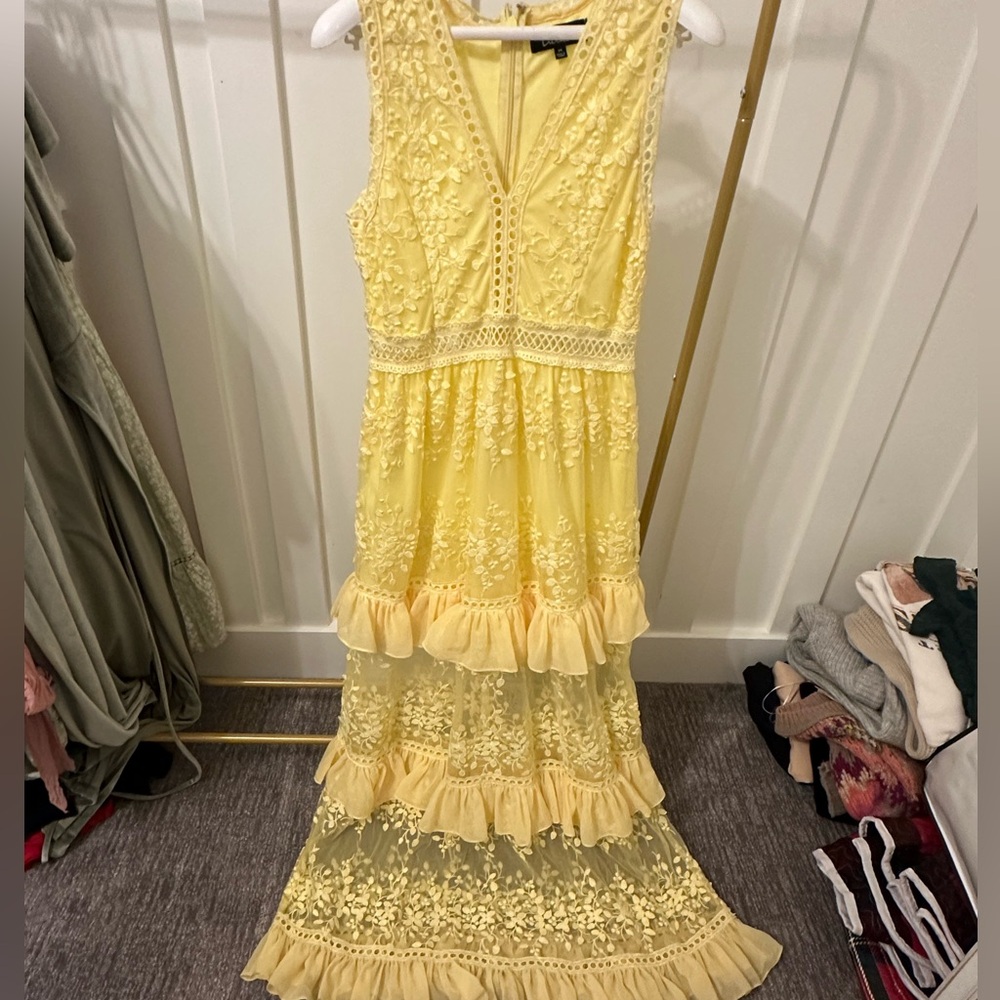Lulus Yellow Lace Medium Dress